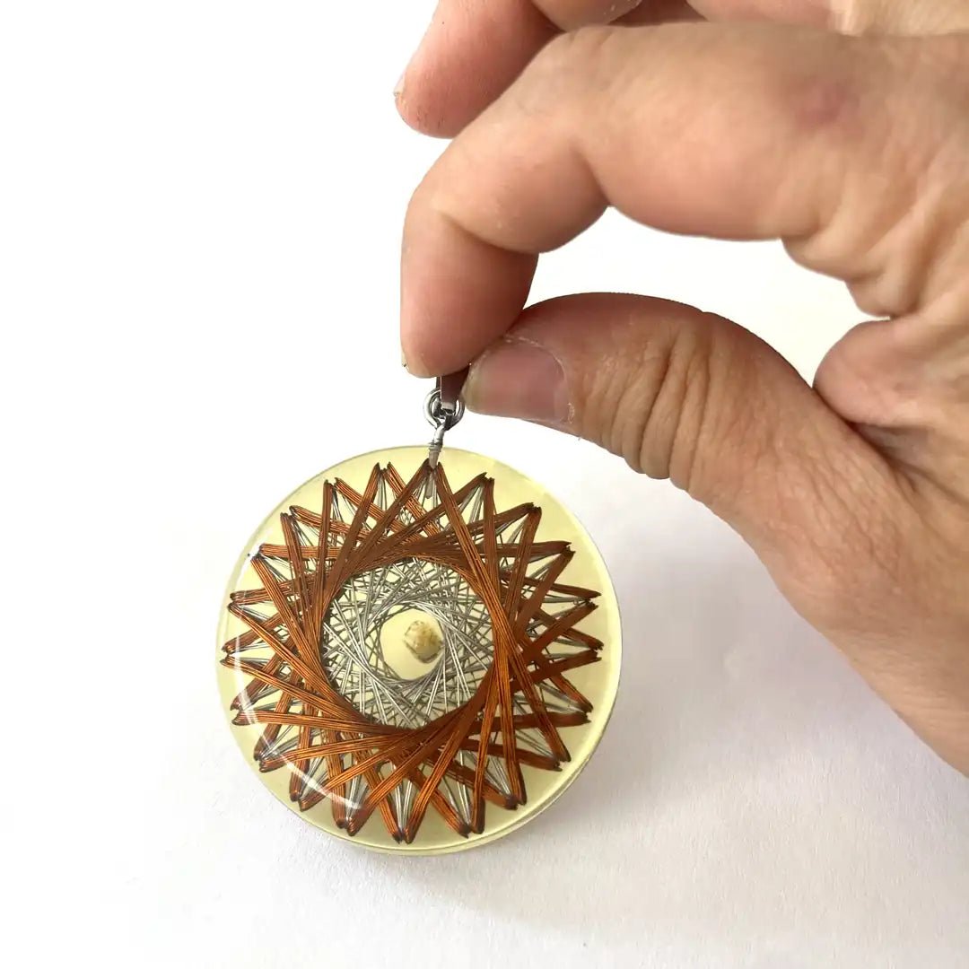 Collar Amplificador de Intención con Citrino, Bobinas de Cobre y Latón | Visto en SUPERHUMAN - Metayantra México