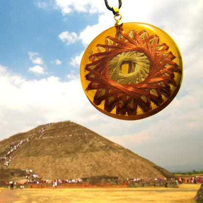 Collar Amplificador de Intención con Citrino, Bobinas de Cobre y Latón | Visto en SUPERHUMAN - Metayantra México