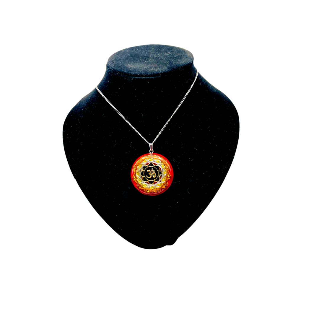 Collar de Orgonita Metayantra con SÇðmbolo Om: EnergÇða, ProtecciÇün y Bienestar - Metayantra MǸxico