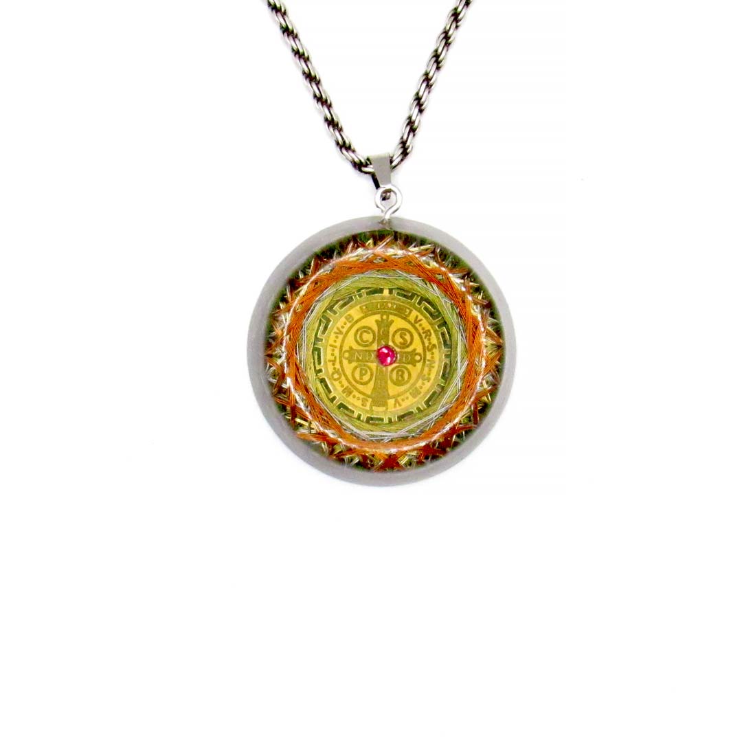 Ð??­‹÷� Collar de ProtecciÇün Espiritual y EnergÇða OrgÇün con Medalla de San Benito 7 Metales Mǭgicos - Metayantra MǸxico