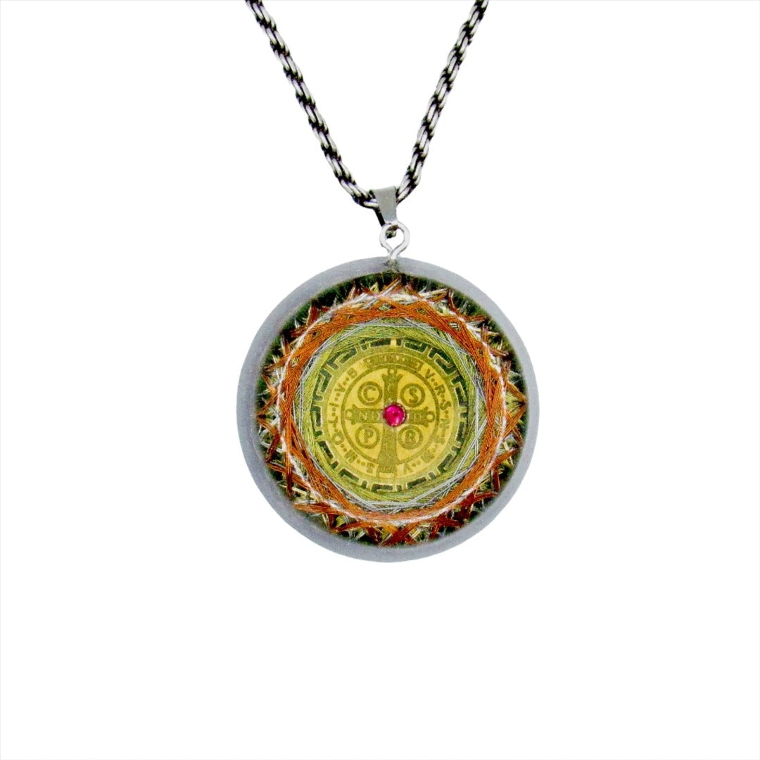 Ð??­‹÷� Collar de ProtecciÇün Espiritual y EnergÇða OrgÇün con Medalla de San Benito 7 Metales Mǭgicos - Metayantra MǸxico