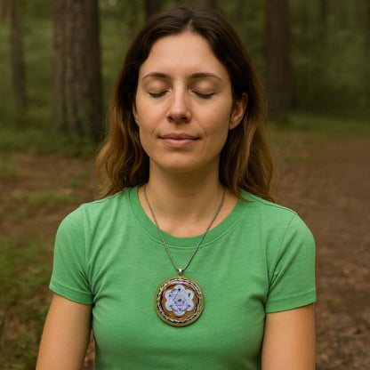 Collar ORGON Resonador Cuántico con Moldavita: ADN y Conciencia - Metayantra México