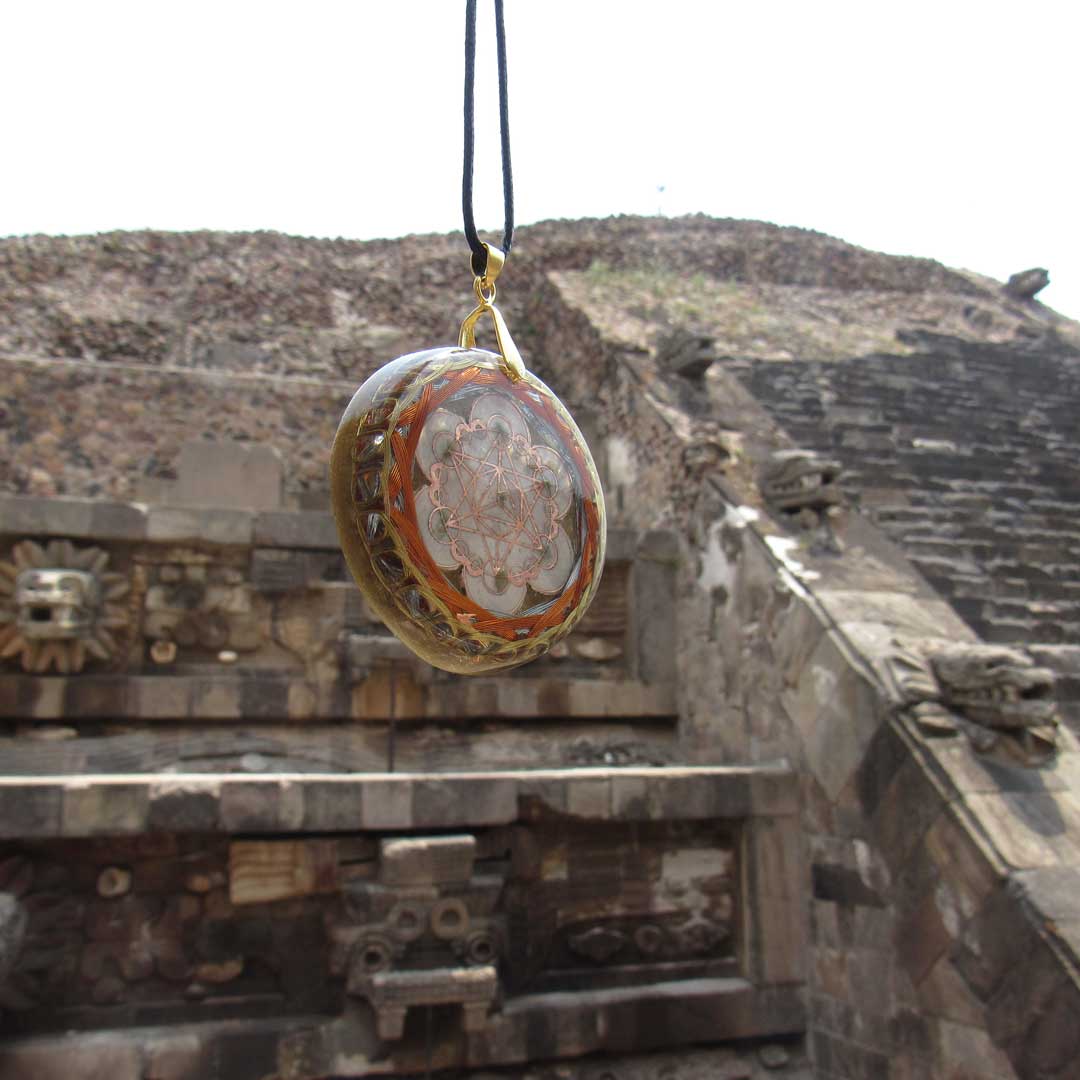 Collar Orgón Resonador Cuántico con Moldavita Certificada — Activación del ADN del Alma + Campo Merkaba + Cuarzo Citrino + Doble Bobina Biomagnética | Agrograma Crop Circle | Arcángel Metatrón | Hecho a Mano - Metayantra México