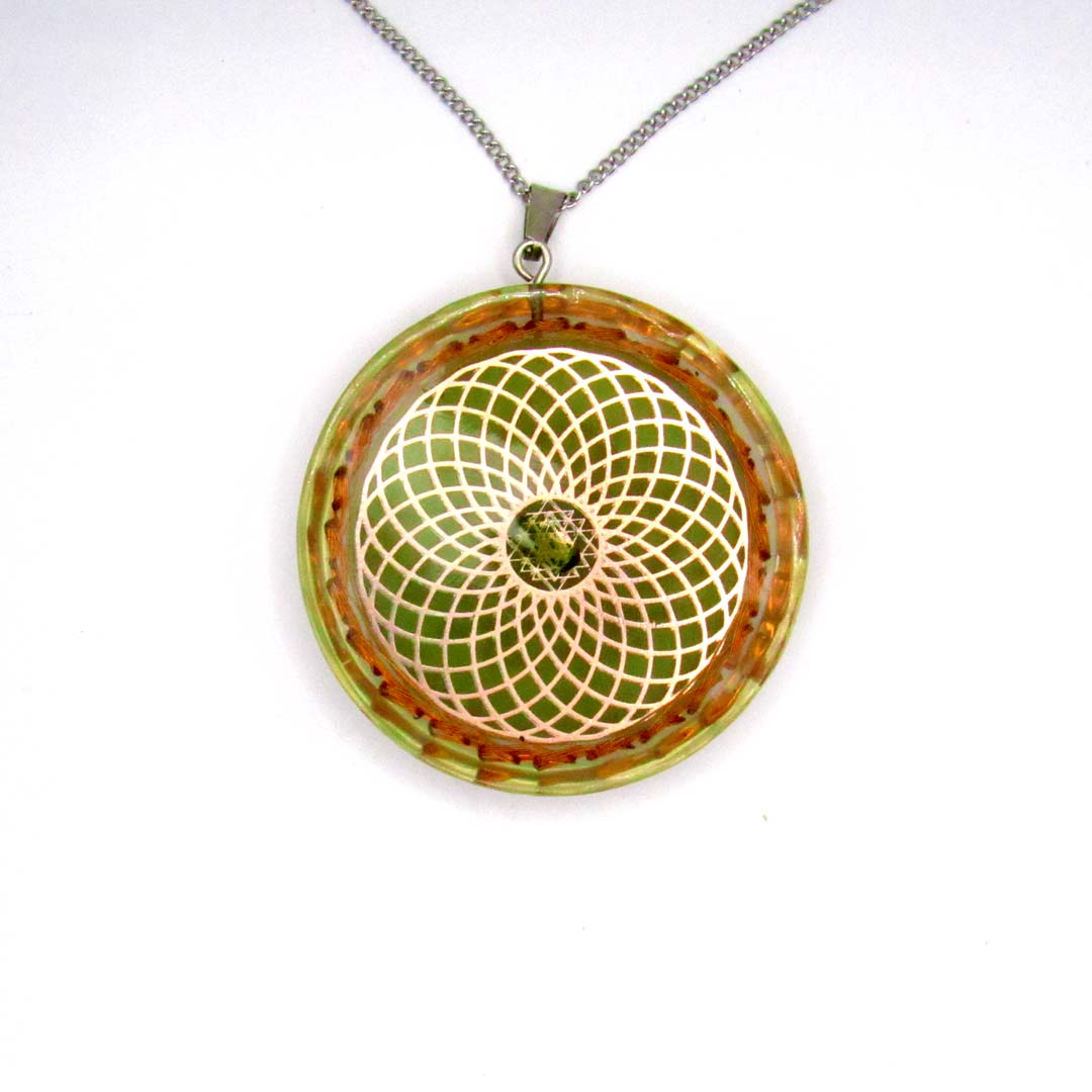 Collar Sri Yantra con Moldavita: Bienestar Físico y Espiritual - Metayantra México