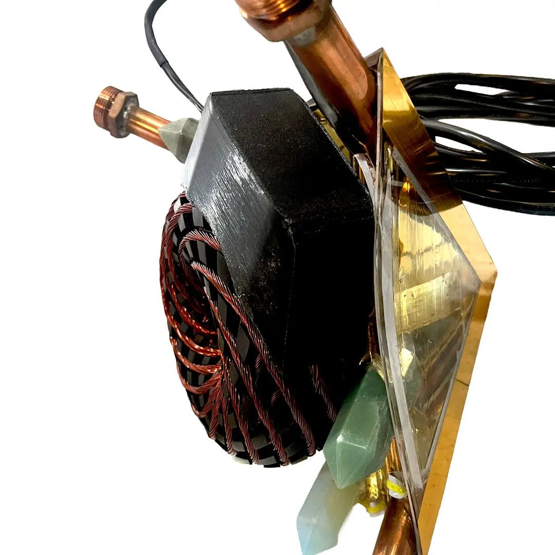 Pirámide de cobre con PEMF Vórtice Cuántico | Terapia Luz + Frecuencias 1Hz-150kHz - Metayantra México