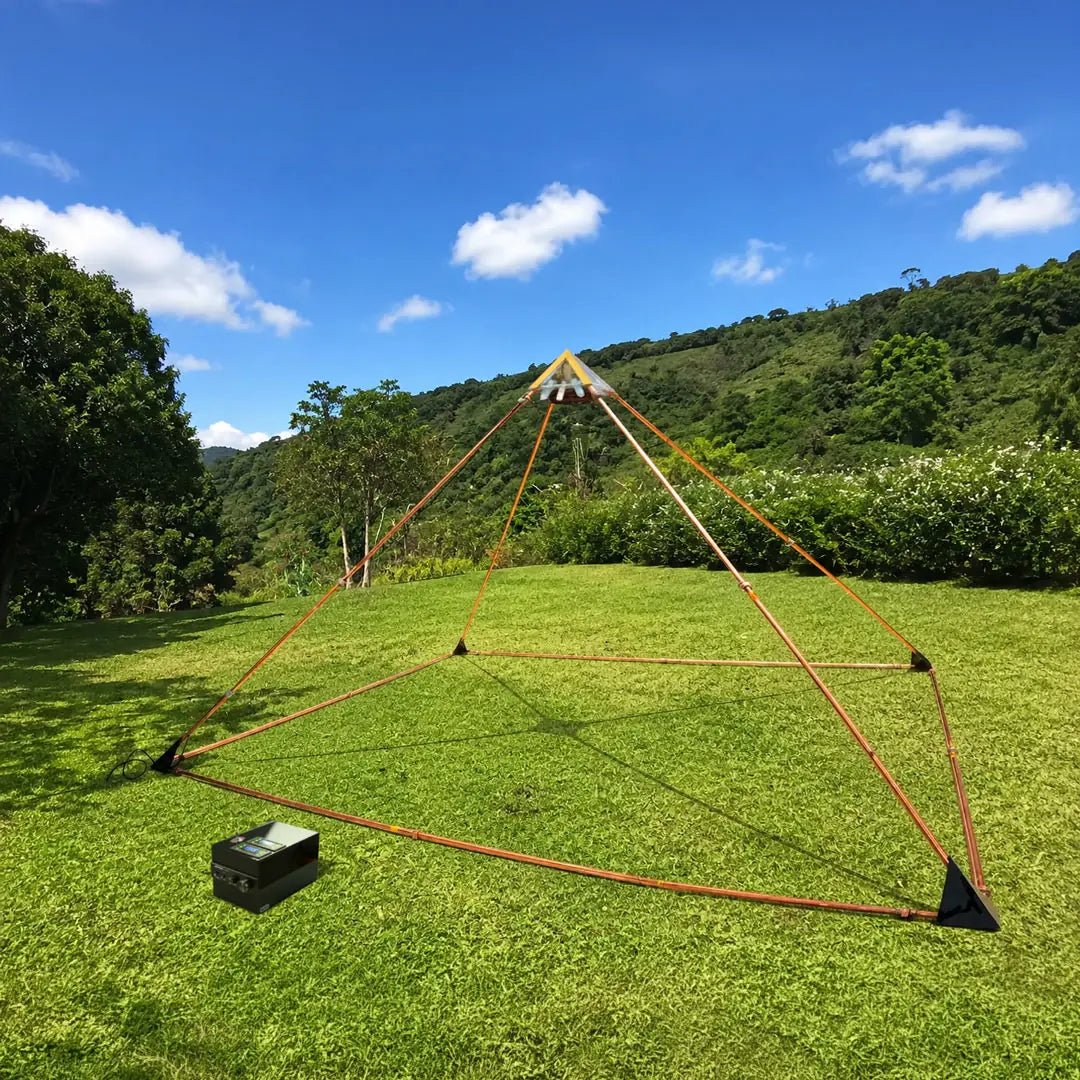 Pirámide de cobre con PEMF Vórtice Cuántico | Terapia Luz + Frecuencias 1Hz-150kHz - Metayantra México
