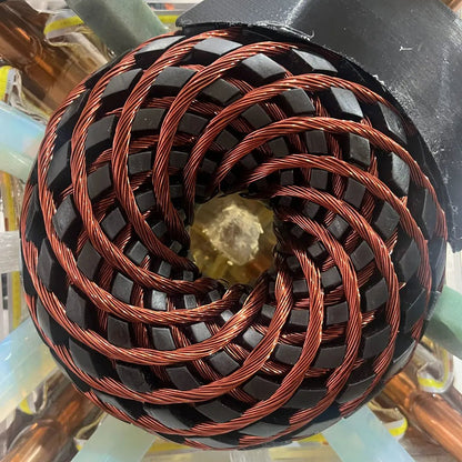 Pirámide de cobre con PEMF Vórtice Cuántico | Terapia Luz + Frecuencias 1Hz-150kHz - Metayantra México