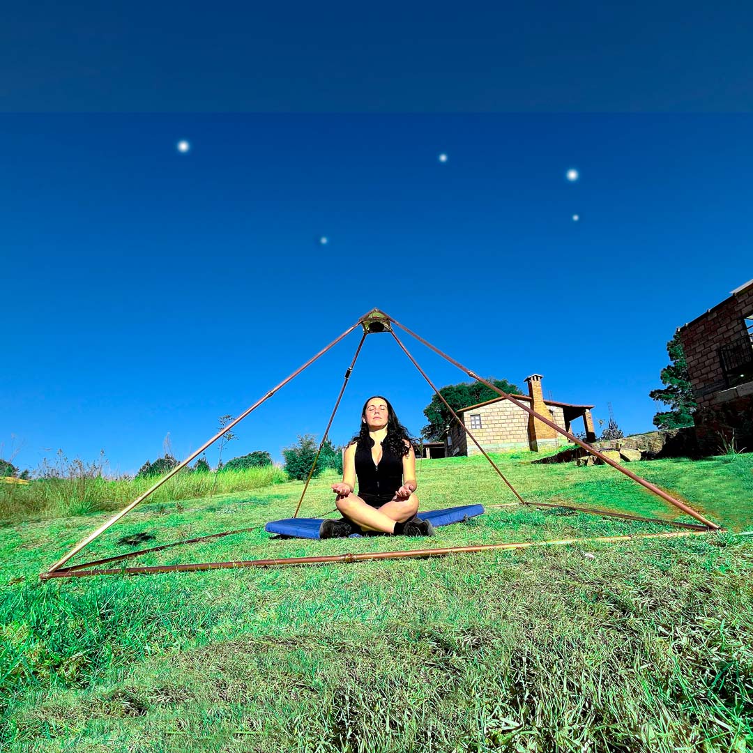Pirámide de meditación de cobre - Metayantra México