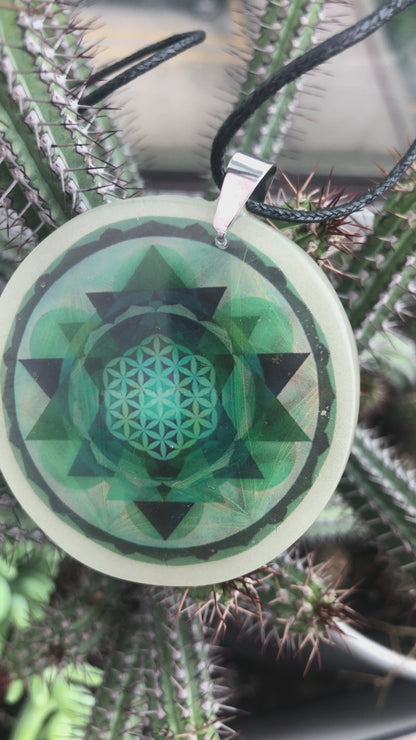 Collar Resonador Cuántico 4° Chakra: Armoniza y Eleva Emociones