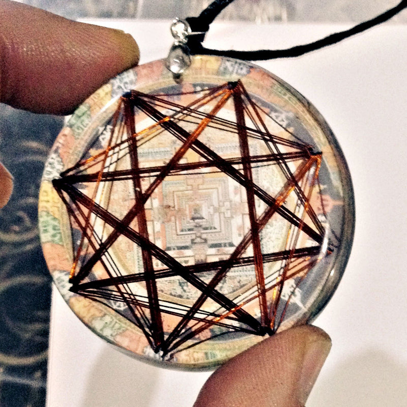 Detalle artesanal Kalachakra Metayantra