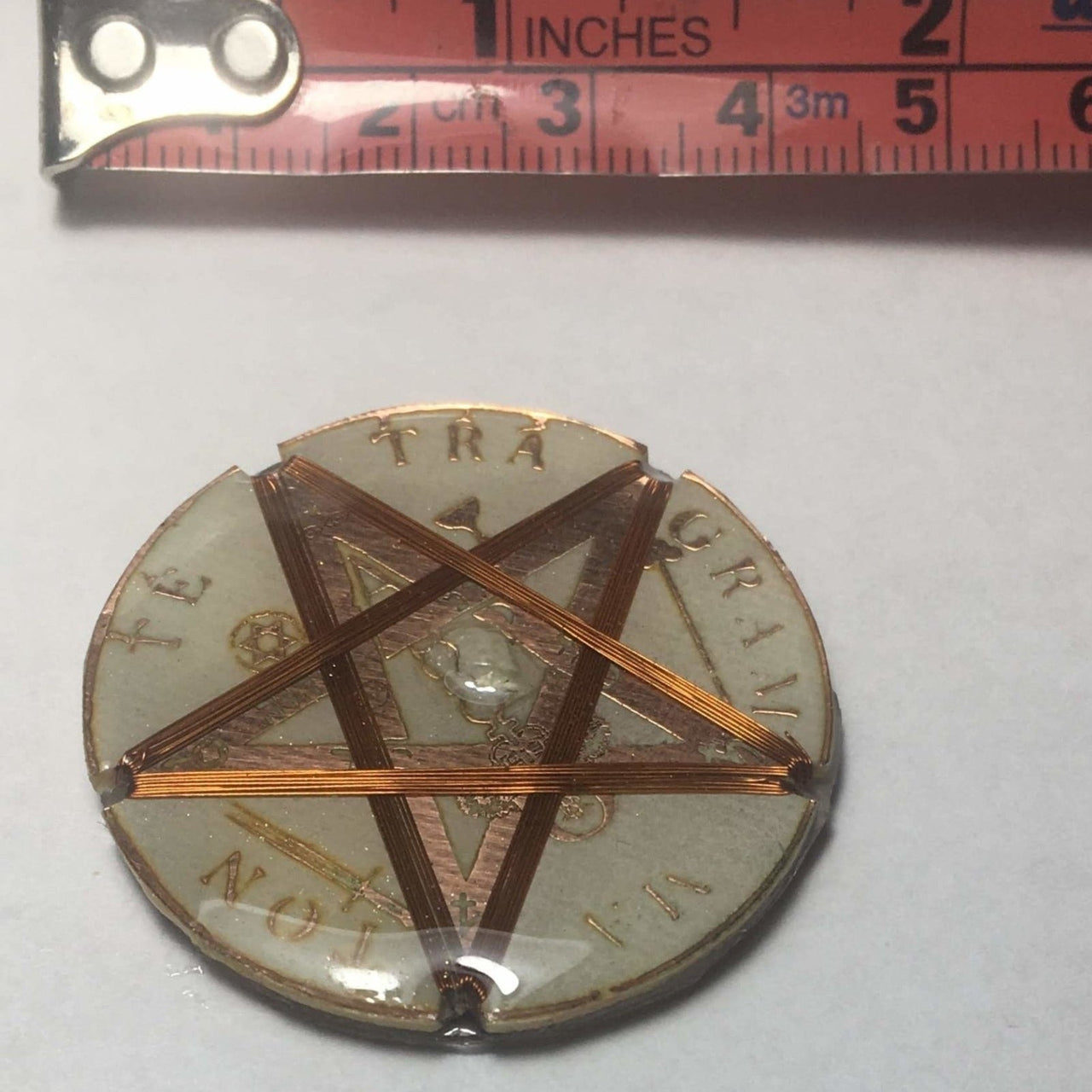 Adhesivo Tetragrammaton Escudo Protector contra Frecuencias Nocivas para telǸfonos celulares - Metayantra MǸxico