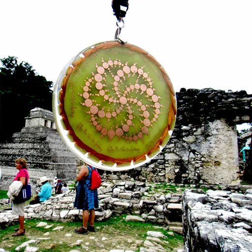 Collar Tibetano Destructor de obstǭculos Guru Rinpoche Crop Circle con MOLDAVITA - Metayantra MǸxico