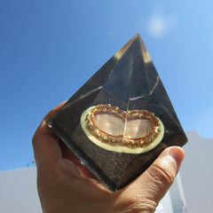 Concentrador Piramidal Doble con Sensor Cósmico del Dr Patrick Flanagan - Metayantra México
