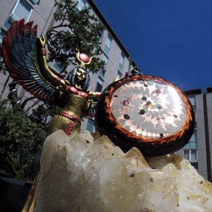 ENVǍO INMEDIATO Dispositivo de Luz sobre Oscuridad Espiral Triple, Wind Mill Hill Crop Circle Resonador Cuǭntico - Metayantra MǸxico