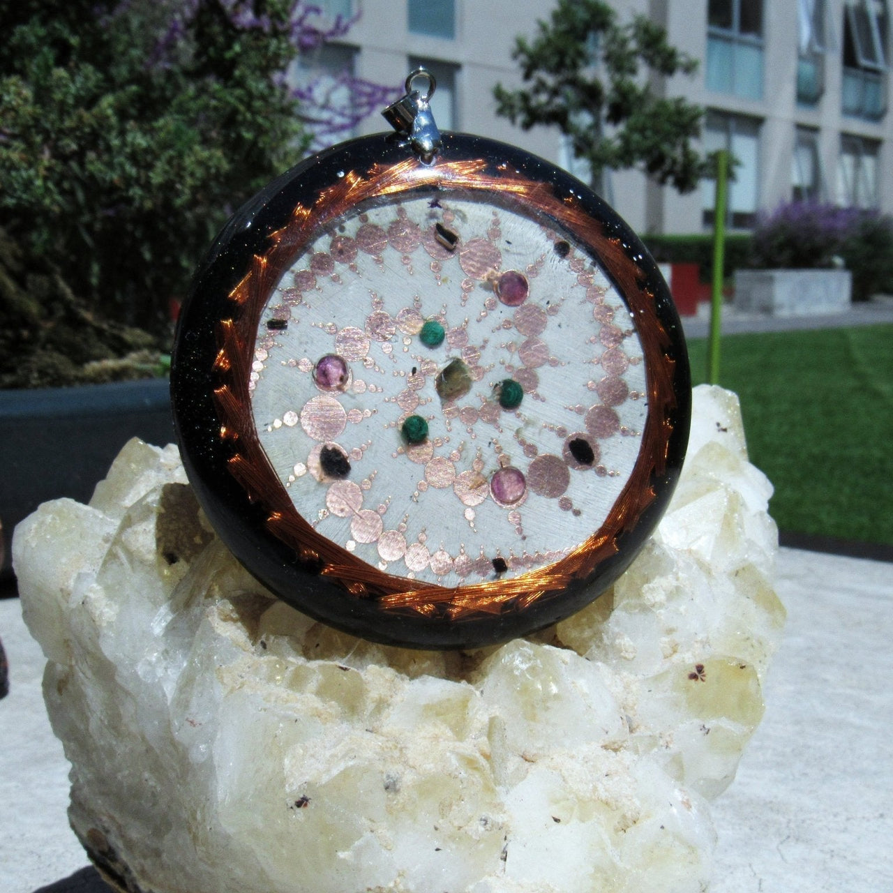 ENVÍO INMEDIATO Dispositivo de Luz sobre Oscuridad Espiral Triple, Wind Mill Hill Crop Circle Resonador Cuántico - Metayantra México