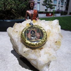 ENVIO INMEDIATO Potenciador del cuarto Chakra con Buda Maitreya en chapa de ORO - Metayantra México