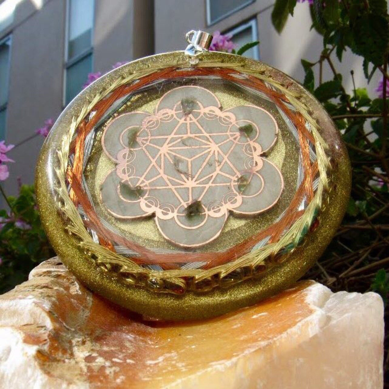 ENVǍO INMEDIATO Resonador Cuǭntico con Moldavita para ADN Cley Hill Crop 36 Vortex - Metayantra MǸxico