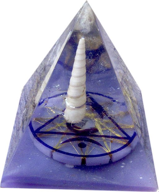 Pirǭmide con Generador Cuǭntico del Sexto Chakra Ajna - Metayantra MǸxico