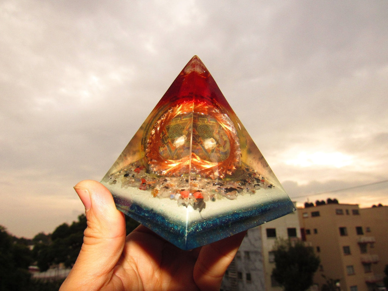 Pirǭmide de Orgon Metayantra con ProtecciÇün de Mahakala - Metayantra MǸxico