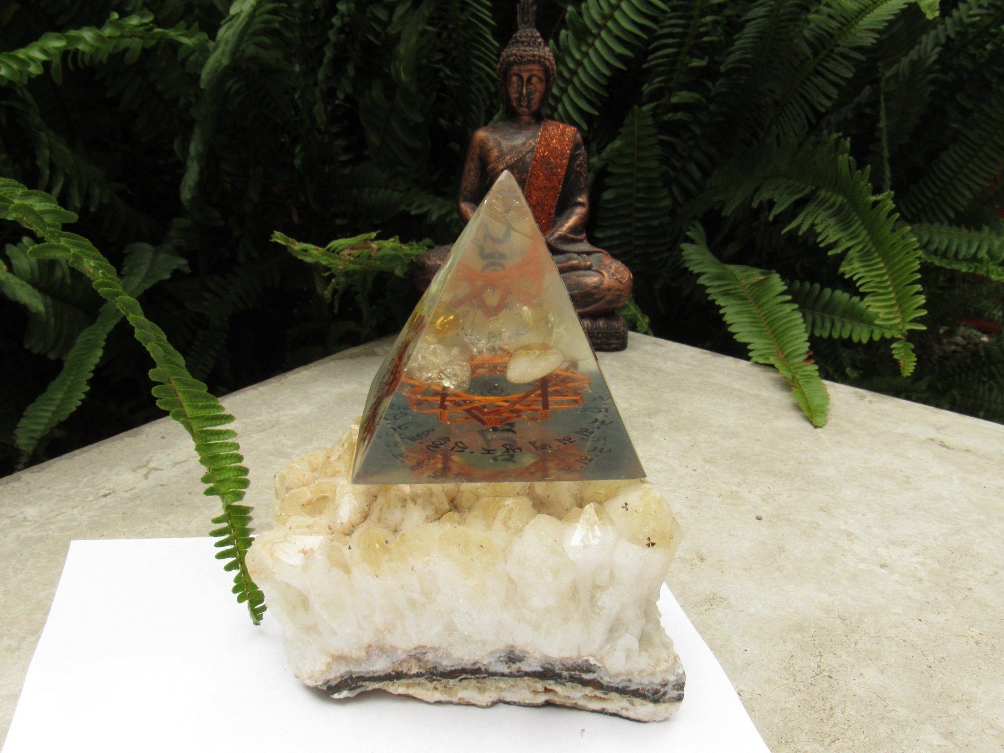 Pirámide Mantra Tara Blanca Longevidad y Protección - Metayantra México