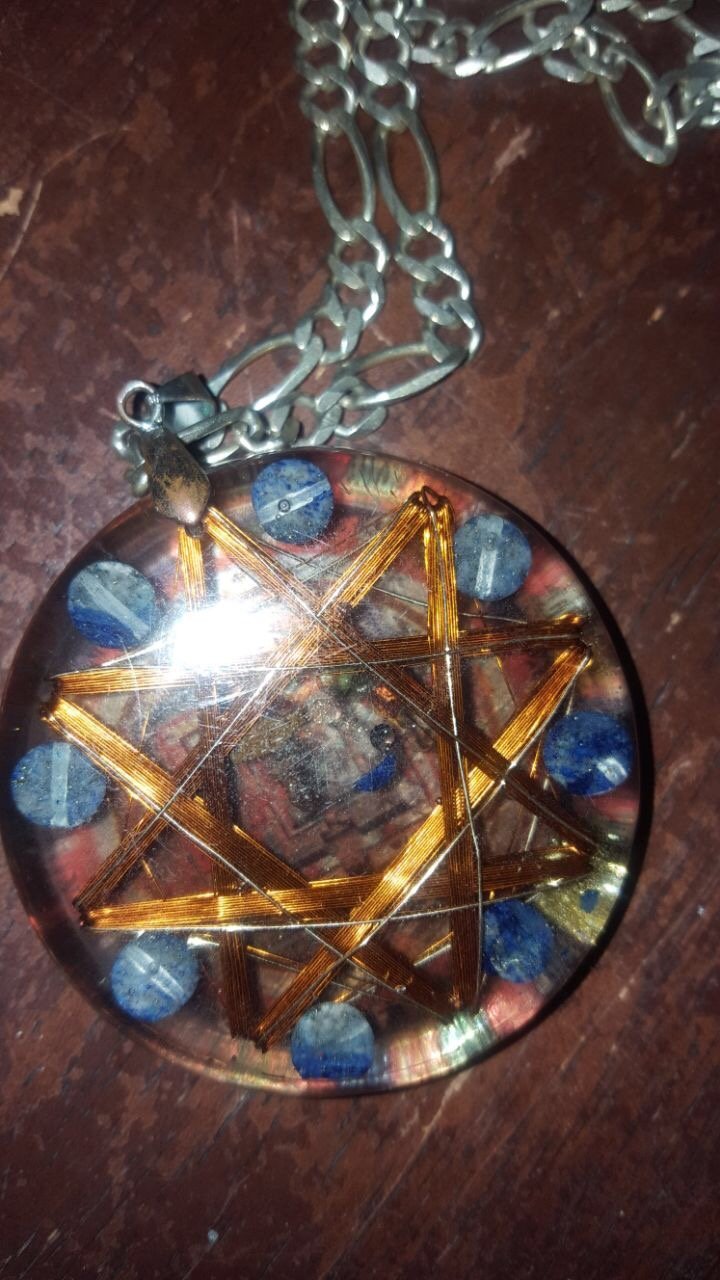 Protector contra Magia Negra Kalachakra Oro 14k Cristales Protectores Ship Coil - Metayantra MǸxico